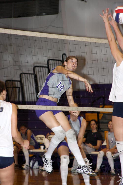 Sarah Pipkin slams one home for the Lady Wildcats; Pipkin also leads the nation in blocks