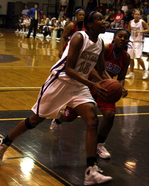Teena Carter posted her second strong game for the Lady Wildcats leading them with 15 points against Talladega College.