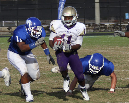 Bethel's Cordarius Mann breaks free en route to a 25 yard game winning touchdown with :34 second left against Shorter