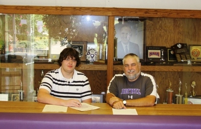 Ronnie Gilbert Inks with Wildcats