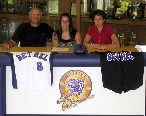 Head Coach Larry Geraldi, Megan Hinds and Lee Ann Hinds