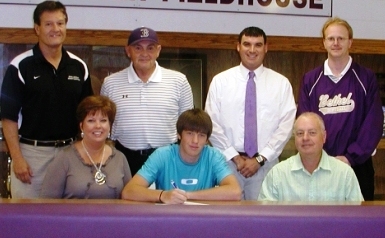 Kodie Edwards Inks with Tennis Cats