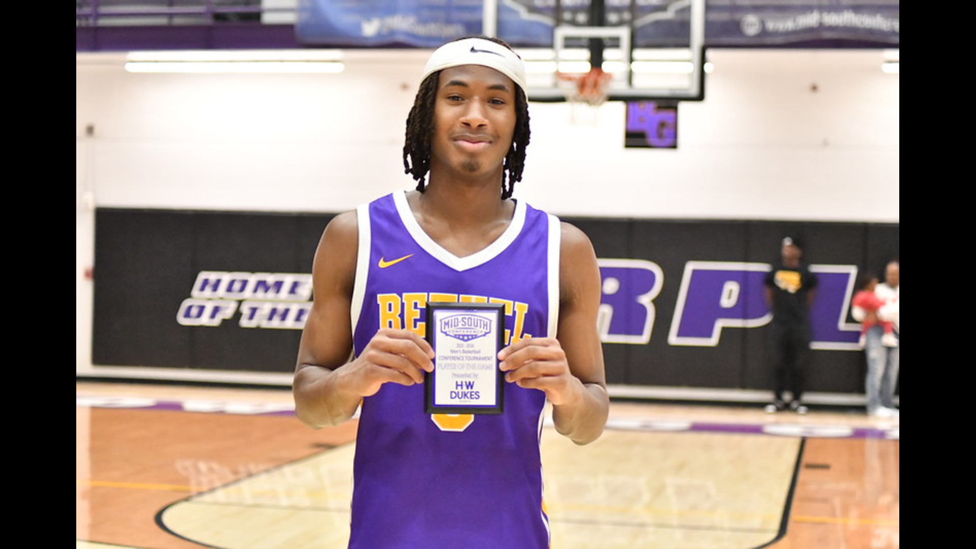 Bethel Rallies to Upset Georgetown 82-74 to Advance to Semifinals