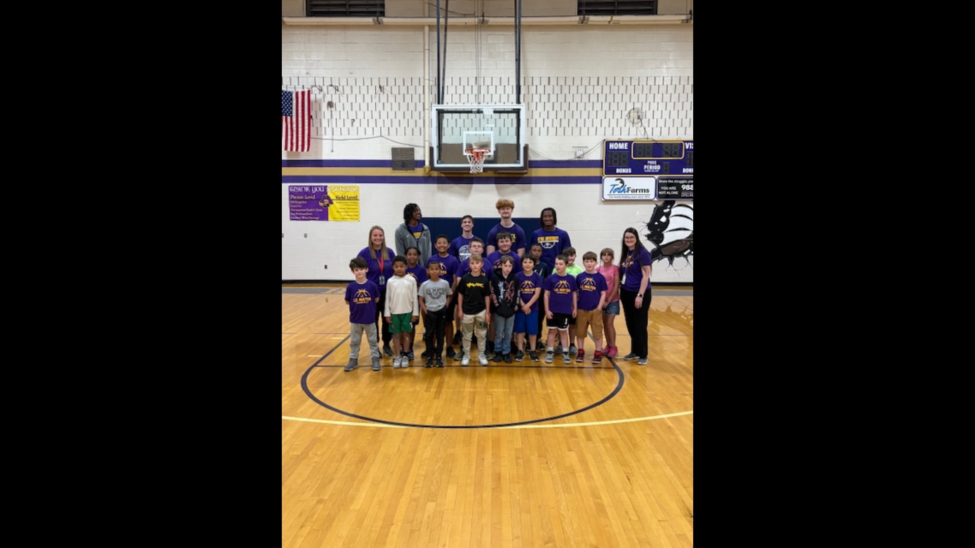 Men&rsquo;s Basketball Players Visit Henry Elementary and Speak to Young Students about Commitment